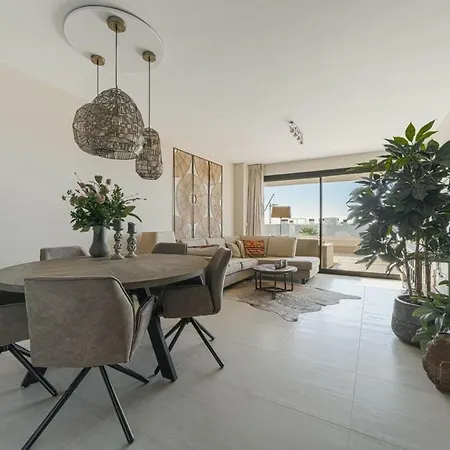 Olas Luxurious Retreat Apartment Estepona