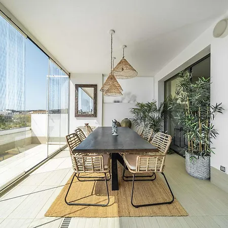 Olas Luxurious Retreat Apartment